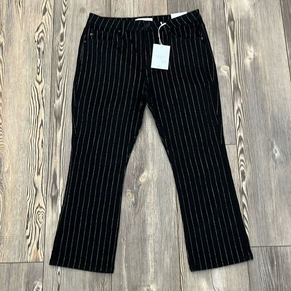 Kancan Black Striped Cropped Pants - Picture 1 of 10